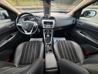 Lancia Delta Gold 1.4*Klima*8-Fach*Temp*Alcantara*AHK - bilder 4