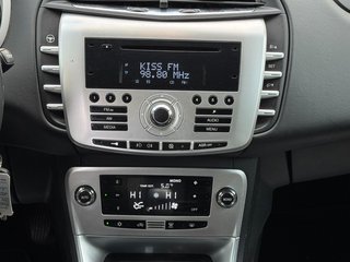 Lancia Delta Gold 1.4*Klima*8-Fach*Temp*Alcantara*AHK - bilder 8