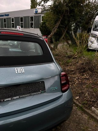 Fiat 500 e Icon Cabrio, Komfort,- Magic-Eye,- Co-Driver- und Winterpaket - bilder 3