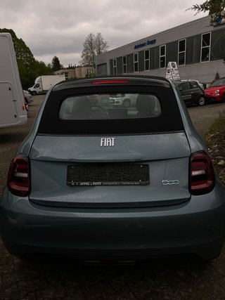 Fiat 500 e Icon Cabrio, Komfort,- Magic-Eye,- Co-Driver- und Winterpaket - bilder 4