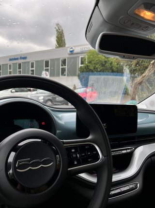 Fiat 500 e Icon Cabrio, Komfort,- Magic-Eye,- Co-Driver- und Winterpaket - bilder 5