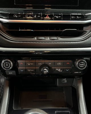 Jeep Compass Longitude FWD Night Eagle - bilder 11