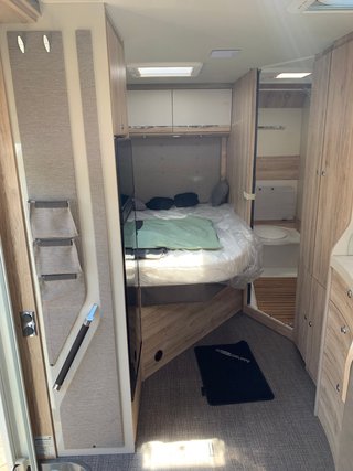 Eura Mobil Profila T 675 SB incl. Fahrradträger, Markise und NAV mit Rückfahrkam.,Chassis-, Design-, Plug in-Paket, Panorama-Glasdach, Zus.-Bett für zwei Pers. - foto 7