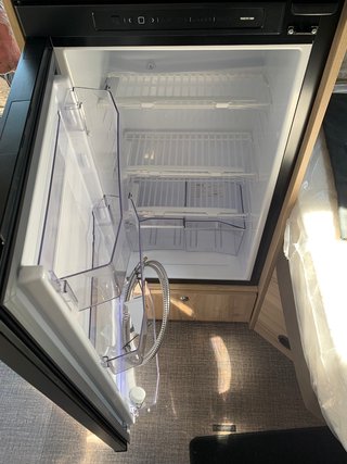 Eura Mobil Profila T 675 SB incl. Fahrradträger, Markise und NAV mit Rückfahrkam.,Chassis-, Design-, Plug in-Paket, Panorama-Glasdach, Zus.-Bett für zwei Pers. - foto 9