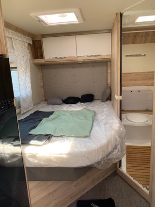 Eura Mobil Profila T 675 SB incl. Fahrradträger, Markise und NAV mit Rückfahrkam.,Chassis-, Design-, Plug in-Paket, Panorama-Glasdach, Zus.-Bett für zwei Pers. - foto 24