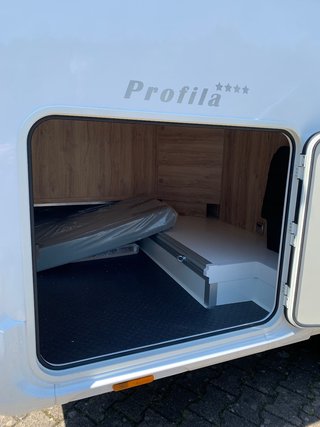 Eura Mobil Profila T 675 SB incl. Fahrradträger, Markise und NAV mit Rückfahrkam.,Chassis-, Design-, Plug in-Paket, Panorama-Glasdach, Zus.-Bett für zwei Pers. - foto 28