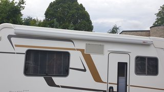 Eura Mobil Profila T 675 SB incl. Fahrradträger, Markise und NAV mit Rückfahrkam.,Chassis-, Design-, Plug in-Paket, Panorama-Glasdach, Zus.-Bett für zwei Pers. - foto 5