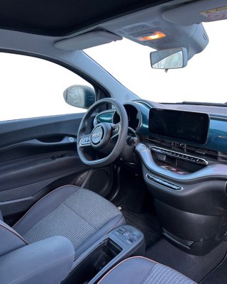 Fiat 500 e Cabrio Icon, LED- Tagfahrlicht, Komfort- , Park- und Winter- Paket - bilder 6