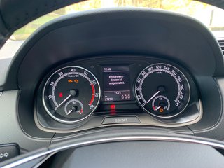 Skoda Fabia Ambition 1.0 TSI Parksensoren hinten, LED-Tagfahrlicht - bilder 8
