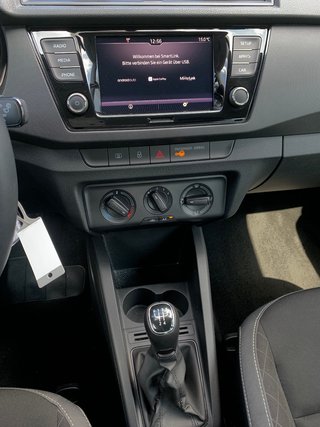 Skoda Fabia Ambition 1.0 TSI Parksensoren hinten, LED-Tagfahrlicht - bilder 9