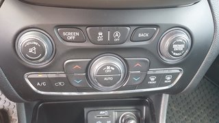 Jeep Cherokee Night Eagle 4WD, 2,2 AT 200PS - foto 9