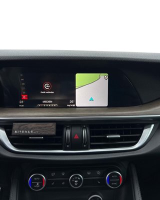 Alfa Romeo Stelvio First Edition Q4 2.0 Turbo Launch, Klimaautomatik, Sitzheizung Fahrer und Beifahrersitz - bilder 8