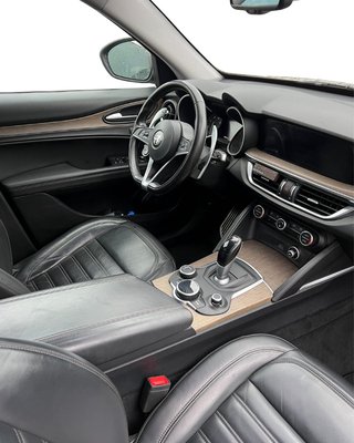 Alfa Romeo Stelvio First Edition Q4 2.0 Turbo Launch, Klimaautomatik, Sitzheizung Fahrer und Beifahrersitz - bilder 5