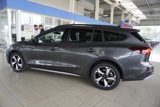 Ford Focus Active X 1,0 155PS aAHK/Navi/Kamera/Winterp.   ** - bilder 2