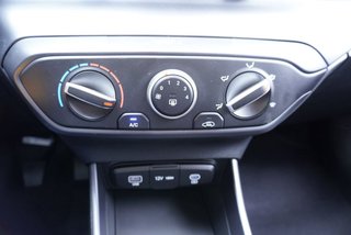 Hyundai i20 1,2 79PS Navi/Winterp/Kamera/Temp/Pdc  ** - bilder 16