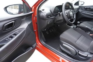 Hyundai i20 1,2 79PS Navi/Winterp/Kamera/Temp/Pdc  ** - bilder 2