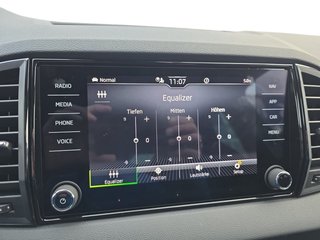 Skoda Karoq Sportline 1,5TSI DSG aAHK/Matrix/Kessy/Winterp.    ** - bilder 44