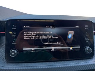 Skoda Kamiq Monte Carlo 1,5TSI DSG 4*J.Gar/AHK/18*Alu/el.Klappe  ** - bilder 24