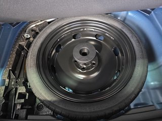 Skoda Karoq Sportline 1,5TSI DSG 4*J.Gar/Pano/aAHK/Matrix/Navi    ** - bilder 16