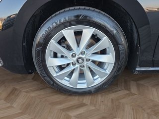 Skoda Superb Combi 2,0TDI DSG Navi/DCC/ACC/Kamera/Sitzhz.  ** - bilder 9