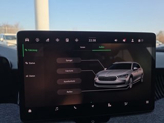 Skoda Superb Combi 2,0TDI DSG Navi/DCC/ACC/Kamera/Sitzhz.  ** - bilder 29