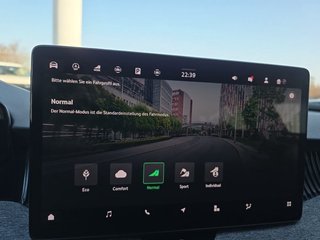 Skoda Superb Combi 2,0TDI DSG Navi/DCC/ACC/Kamera/Sitzhz.  ** - bilder 37