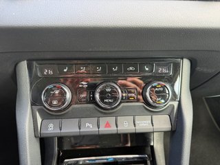 Skoda Karoq 1.5TSI Style DSG LED/Navi/Winterpaket - bilder 17