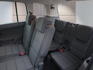 Volkswagen Touran 1,5TSI DSG 7-Sitzer/Easy Open/Kamera  ** - bilder 12