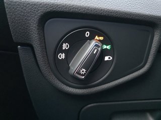 Volkswagen Touran 1,5TSI DSG 7-Sitzer/Easy Open/Kamera  ** - bilder 17