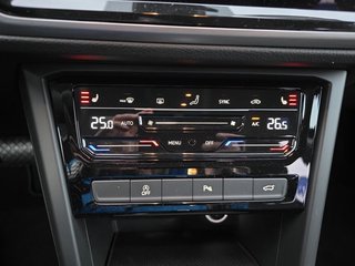 Volkswagen Touran 1,5TSI DSG 7-Sitzer/Easy Open/Kamera  ** - bilder 21