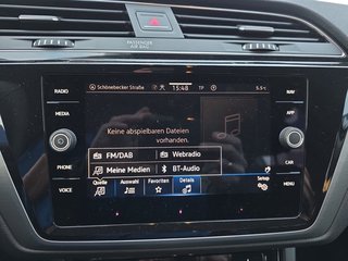 Volkswagen Touran 1,5TSI DSG 7-Sitzer/Easy Open/Kamera  ** - bilder 23