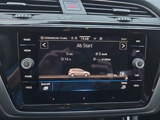 Volkswagen Touran 1,5TSI DSG 7-Sitzer/Easy Open/Kamera  ** - bilder 28