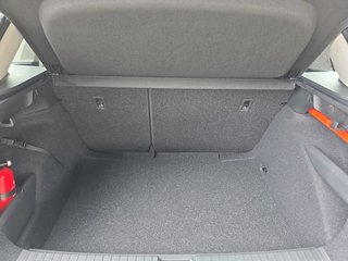 Skoda Kamiq Selection 1,0TSI DSG Kessy/Kamera/Temp/2-Z.Klimaaut.  ** - foto 11