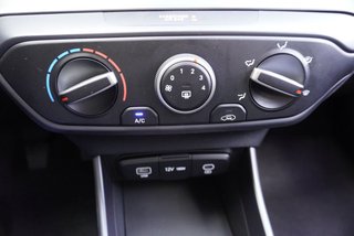 Hyundai i20 1,2 79PS Navi/Winterp/Kamera/Temp/Pdc  ** - bilder 16