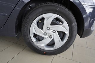 Hyundai i20 1,2 79PS Navi/Winterp/Kamera/Temp/Pdc  ** - bilder 24