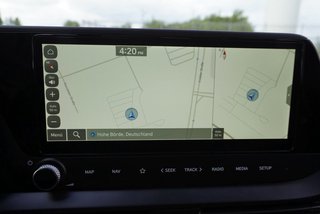Hyundai i20 1,2 79PS Navi/Winterp/Kamera/Temp/Pdc  ** - bilder 22