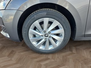 Skoda Octavia 1,5TSI DSG aAHK/Matrix/ACC/Kamera/el.Klappe   ** - bilder 11
