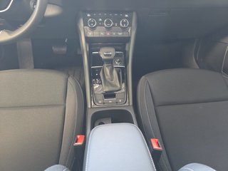 Skoda Karoq 1,5TSI DSG 4*J.Gar/aAHK/Kamera/Kessy/Winterp.  ** - bilder 7