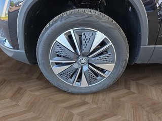 Skoda Karoq 1,5TSI DSG 4*J.Gar/aAHK/Kamera/Kessy/Winterp.  ** - bilder 10