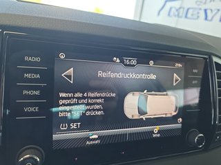 Skoda Karoq 1,5TSI DSG 4*J.Gar/aAHK/Kamera/Kessy/Winterp.  ** - bilder 32