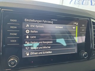 Skoda Karoq 1,5TSI DSG 4*J.Gar/aAHK/Kamera/Kessy/Winterp.  ** - bilder 33