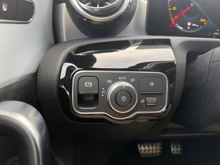 Mercedes-Benz AMG CLA 35 4Matic  AHK/LED/Navi - foto 30