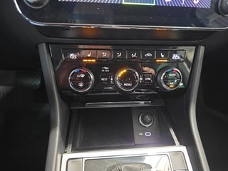 Skoda Superb Combi 1,5TSI DSG Navi/Kamera/el.Klappe/Kessy         ** - bilder 20
