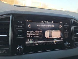 Skoda Karoq Sportline 1,5TSI DSG 4*J.Gar/Pano/aAHK/Matrix/Navi    ** - bilder 35