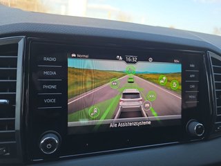 Skoda Karoq Sportline 1,5TSI DSG 4*J.Gar/Pano/aAHK/Matrix/Navi    ** - bilder 43