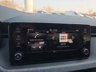 Skoda Kamiq Selection 1,5TSI DSG AHK/Kamera/LED/Kessy/Winterp.  ** - foto 24