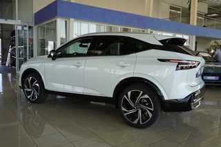 Nissan Qashqai Tekna+ 1,3 DIG-T Xtronic 4x4 UPE=50000Euro    ** - foto 1