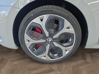 Skoda Octavia 2.0TSI RS 19*Alu/AHK/Navi/Matrix/ACC/el.Klappe  ** - bilder 9