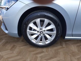 Skoda Superb Combi 2,0TDI DSG Navi/DCC/ACC/Kamera/Sitzhz.  ** - foto 9