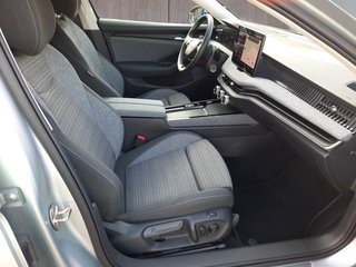 Skoda Superb Combi 2,0TDI DSG Navi/DCC/ACC/Kamera/Sitzhz.  ** - foto 10